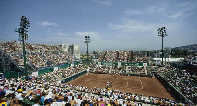 El templo del tenis en los Juegos de Barcelona 92 se viene abajo: falta de luz, protestas de socios… e instalaciones deterioradas