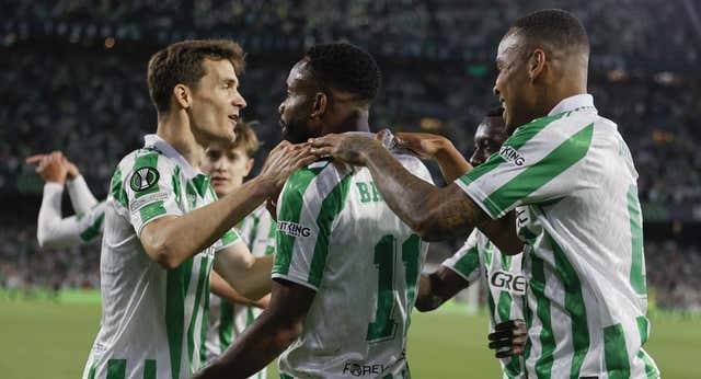 El Betis ‘de las estrellitas’ también quiere la Conference y camina recto: “No tuvimos ningún descuido”