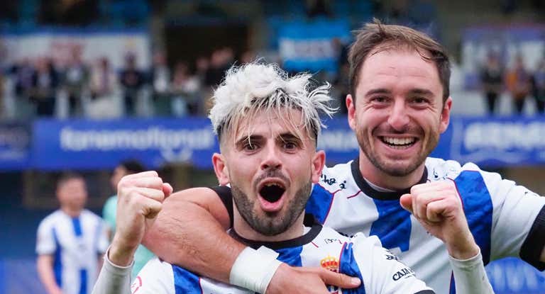 El Real Avilés celebra una victoria.