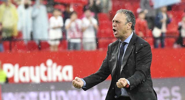 El Sevilla que le gustaría recuperar a Caparrós en plena guerra civil: «Cuando yo estaba íbamos juntos al Rocío, a la Feria… Éramos una familia»