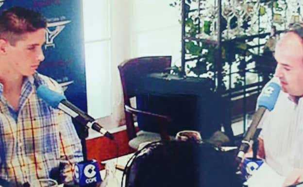 Juanma Rodríguez entrevistando a Torres.  CEDIDA