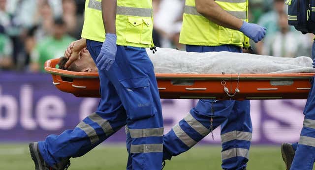 Diego Llorente enciende las alarmas del Betis: «Nos faltan defensas»