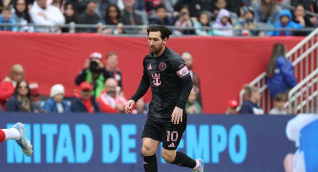Dos palos y tres genialidades de Messi no le valen al Inter Miami para reinar ante 62.000 espectadores