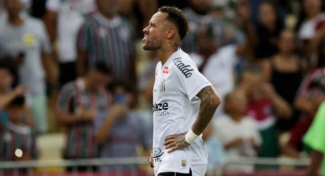 El debut de Neymar en el Campeonato Brasileño se queda a medias por un gol sobre la bocina