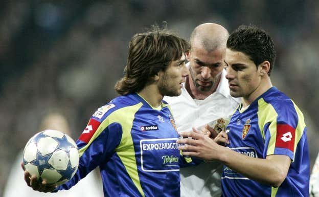 Zidane, Ponzio y Óscar, el día que el Madrid no pudo remontar contra el Zaragoza.  ARCHIVO