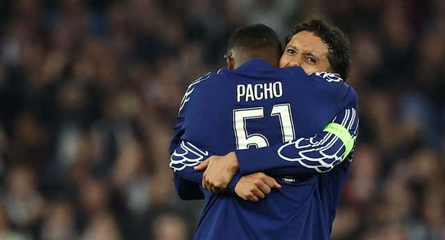Emery da el susto a un PSG aliado con la gloria