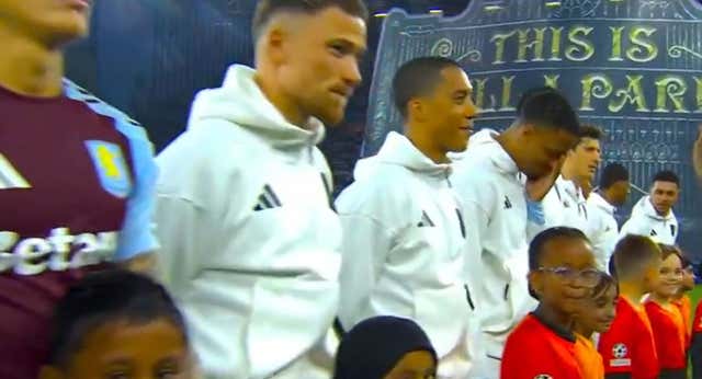 Un error fatal pone el himno de la Europa League en la previa del Aston Villa – PSG