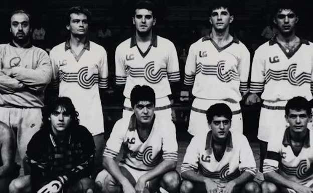 Plantilla del Industrias García con algunos históricos como Ivo, Ñeco, Alex, Andrés Mora y Fali.  TOTGRAMENET.CAT