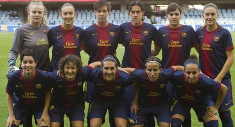 El once del Barça ante el Arsenal. De izquierda a derecha empezando por arriba: Esther Sullastres, Virginia Torrecilla, Miriam Diéguez, Melanie Serrano, Alexia Putellas; Carol Férez, Laura Gómez, Melisa Nicolau, Sonia Bermúdez y Marta Corredera.