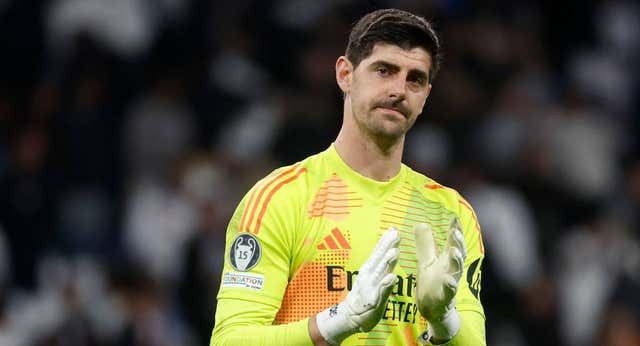 Courtois alza la voz con los 35 centros del Real Madrid: «Este año no tenemos un Joselu»