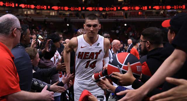 Tyler Herro saca el capote para mantener el maleficio de los Bulls y dar una vida extra a Miami