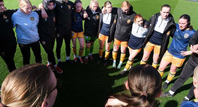 La dura represalia del presidente del Hull City tras las protestas de sus jugadoras: pide descender al equipo