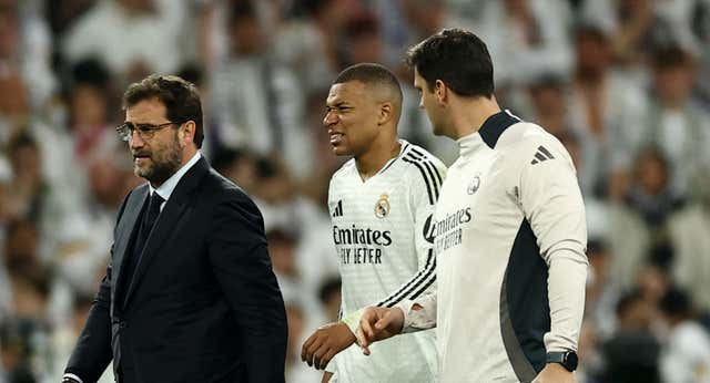 Alivio para el Real Madrid… y para Ancelotti: Mbappé sufre un esguince leve, pero estará en la final de Copa contra el Barça