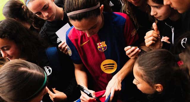 Aitana Bonmatí reflexiona sobre su etapa en La Masia y pide paciencia con los y las jóvenes: «Quería jugar siempre, pero puedes quemar a las jugadoras»