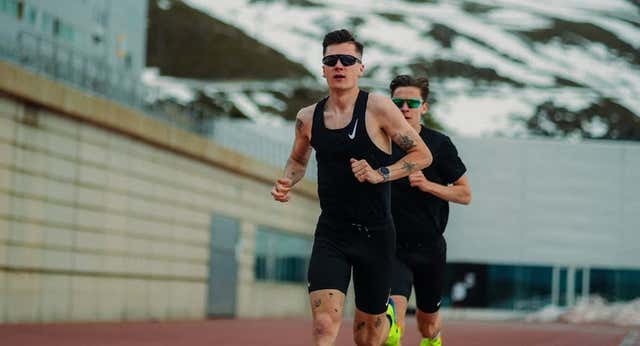 Jakob Ingebrigtsen intensifica en Sierra Nevada su preparación para el verano