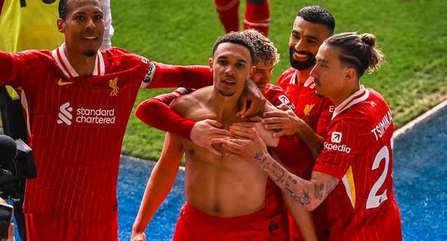 Los detalles detrás de la celebración de Alexander-Arnold con gestos de Van Dijk y Salah y el Real Madrid de fondo