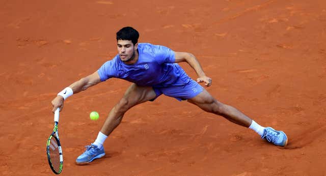 Carlos Alcaraz afronta un calendario incierto con daños en el ranking y en el que todo queda supeditado a llegar bien a Roland Garros