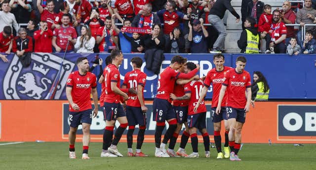 Osasuna sueña con Europa y el Sevilla se mete en las pesadillas del posible descenso