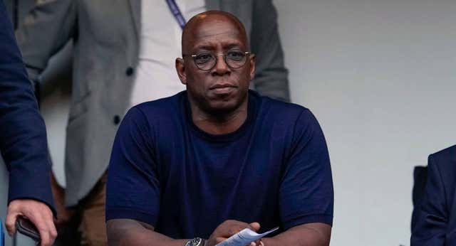 Brecha en Inglaterra por la implicación de la leyenda Ian Wright en el fútbol femenino: «Debemos asegurarnos de que no impida a las mujeres tener un camino»
