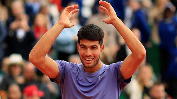 Alcaraz celebra su título en Montecarlo 2025/REUTERS