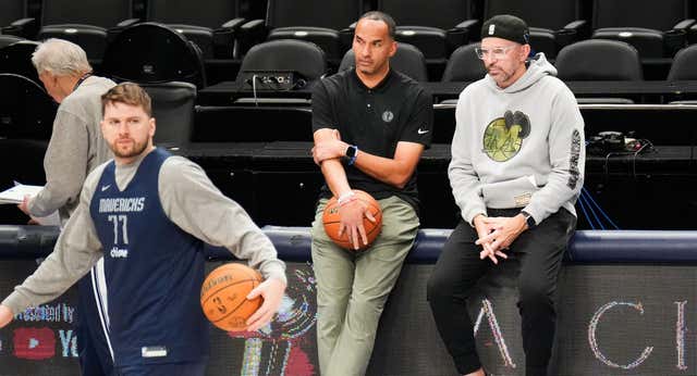 Nico Harrison acarició el cielo de la NBA, pero el traspaso de Doncic a los Lakers sigue costándole enemigos en Dallas: “Mi trabajo es tomar decisiones impopulares…”