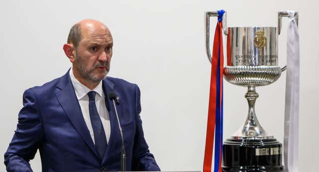 Rafael Louzán y Medina Cantalejo llaman a la calma para apagar el fuego y aseguran que la final se jugará: «Apelo a la responsabilidad»