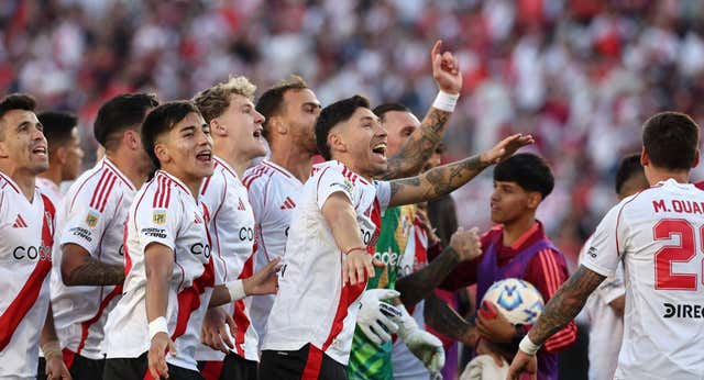 River se impone a Boca con una obra de arte de Mastantuono en el superclásico con más público de la historia