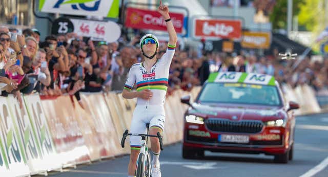 Alberto Contador pone un pero a la bendita locura de Tadej Pogacar: «Si yo fuera UAE, me asustaría»