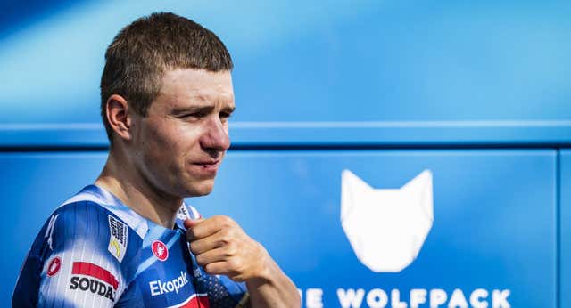 Remco Evenepoel estalla contra los rumores de que mantiene a sus suegros: “¿Te cuesta creer que una familia marroquí trabaja duro?”