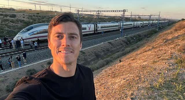 Martín Mantovani cuenta la odisea de 11 horas de apagón ‘tirado’ en las vías del AVE: «Se acabó el agua y la gente empezó a ponerse nerviosa»