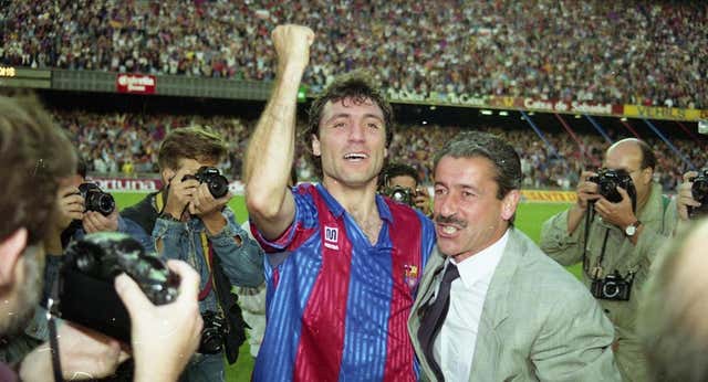 Cuando los periodistas fumaban a pie de campo, besaban las copas y se metían en los jacuzzis con los jugadores: así han cambiado las celebraciones