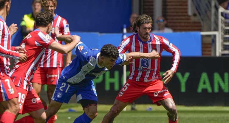 El Alavés rasca un punto ante un Atlético que casi ni dice presente en Vitoria