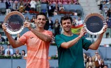 El último español 'vivo' salva la papeleta y conquista el Mutua Madrid Open
