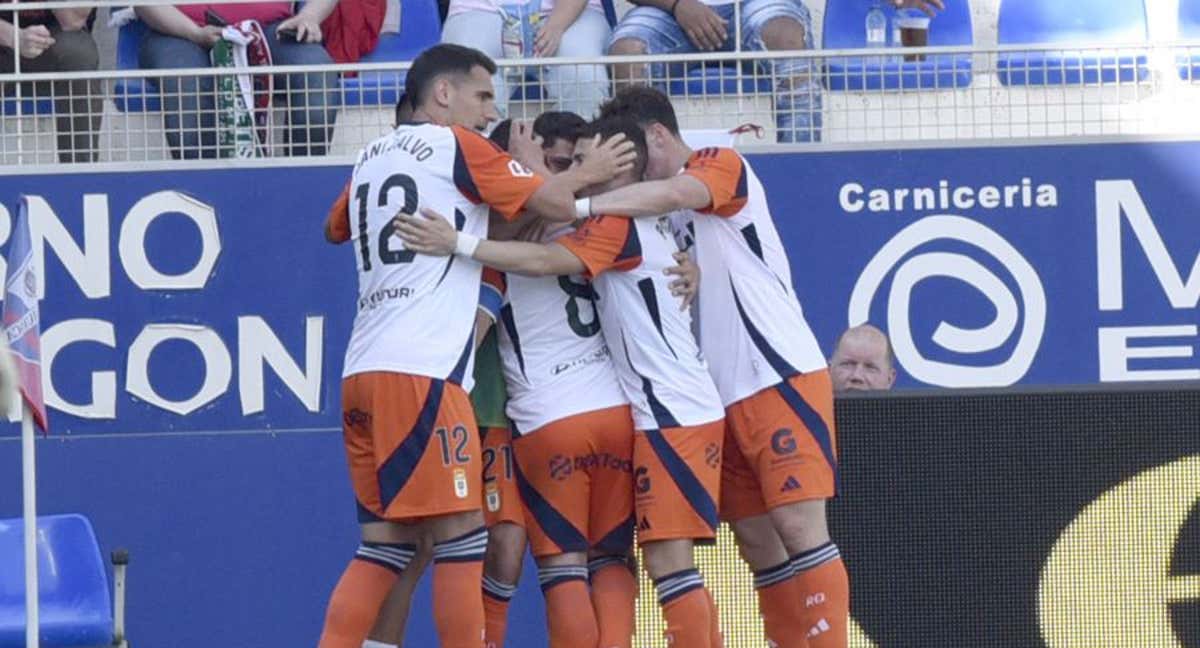 El Oviedo celebra un gol.