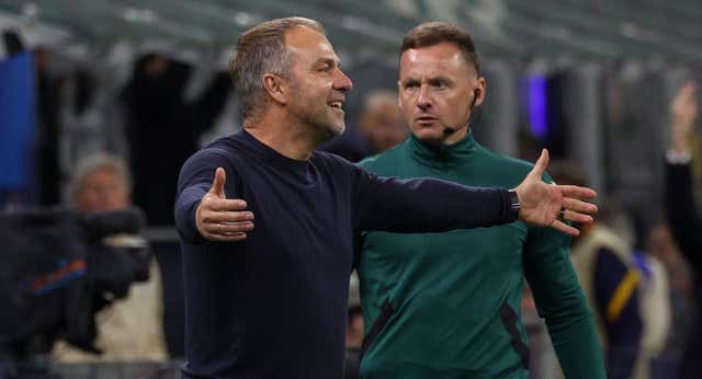 Hansi Flick: «No quiero hablar del árbitro, pero cada decisión 50/50 caía de su lado»
