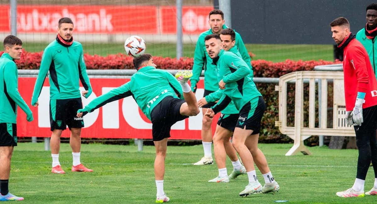 Último entrenamiento antes de viajar a Manchester, sin Iñaki, Nico ni Sancet.
