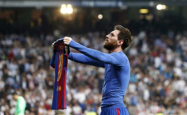 Leo Messi celebrando el gol de la victoria del Barça en el Clásico de la temporada 2016-2017.  Agencias