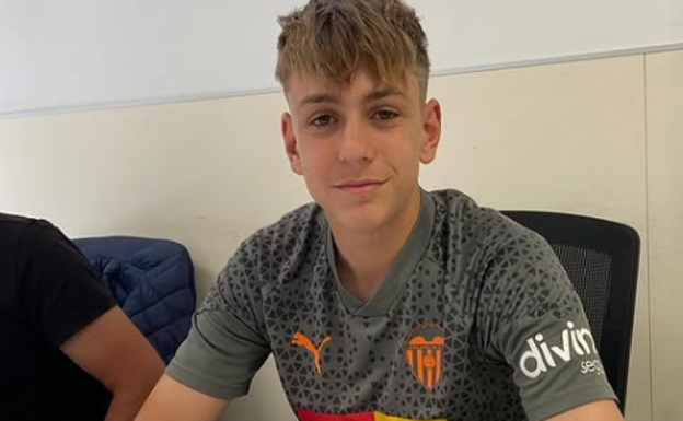 Diego Piqueras.  Valencia C.F