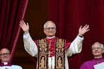 El papa León XIV provoca un cisma en el béisbol y su conexión universitaria con dos estrellas de los Knicks ilusiona a Nueva York