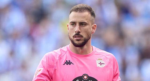 Su padre creó con un ex del Celta el movimiento Atletas de Cristo y su madre es una leyenda en Brasil: Helton Leite brilla dentro y fuera del campo en el Deportivo