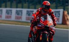 Marc Márquez impone su ley en Le Mans: líder absoluto ante el líder local