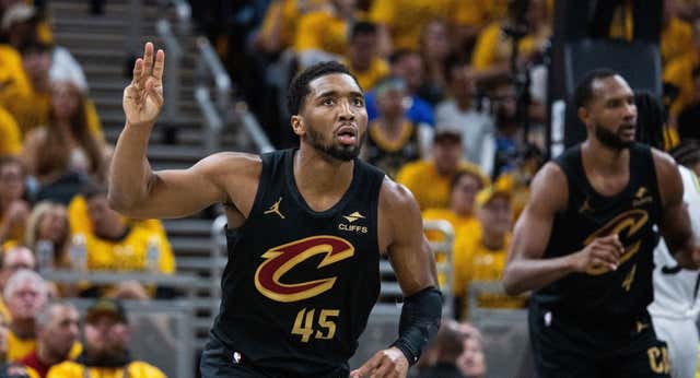 La ‘jordanesca’ canasta (y actuación) de Donovan Mitchell prende la llama de la resurrección de los Cleveland Cavaliers