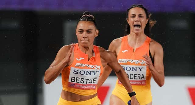 El 4×100 femenino bate a Jamaica con récord de España y se clasifica para el Mundial de Tokio