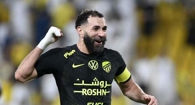 El día que el Real Madrid se despide de la Liga, Benzema se acerca al título de Arabia con otro doblete