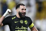 El día que el Real Madrid se despide de la Liga, Benzema se acerca al título de Arabia con otro doblete