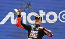 El español 'Manugas' González logra su tercera victoria y es más líder en Moto2