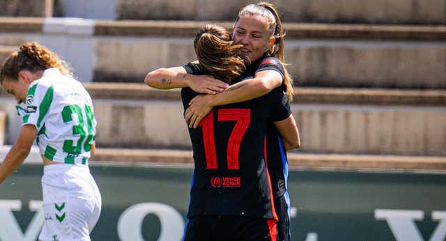 La ausencia de una ambulancia y un fallo de comunicación obligan a la Liga F a un descanso de media hora en dos partidos de la jornada
