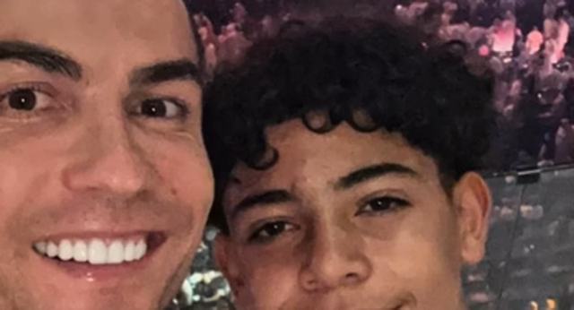 Mientras CR7 pelea por llegar al Mundial, su hijo ya está en las categorías inferiores de Portugal.