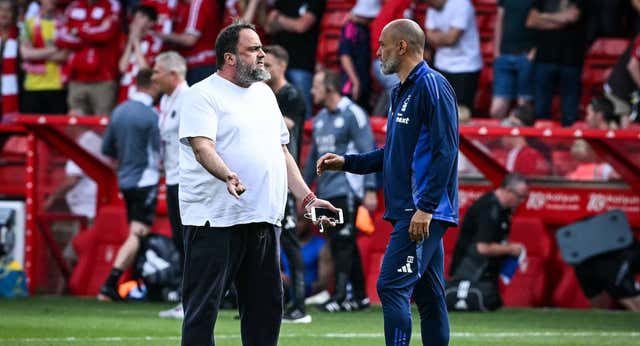 El fútbol inglés estalla por la última reacción del controvertido Marinakis, dueño del Nottingham Forest: «No se merecen eso»
