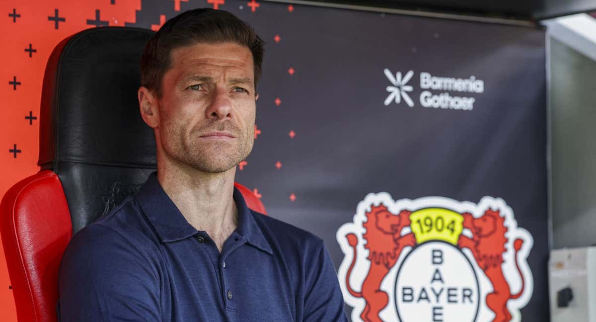 Xabi Alonso, en el banquillo del Bayer Leverkusen.